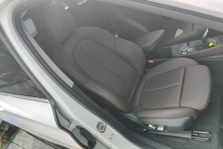 Used BMW X1 2022 sDrive25Li Leading Model Right Front Seat