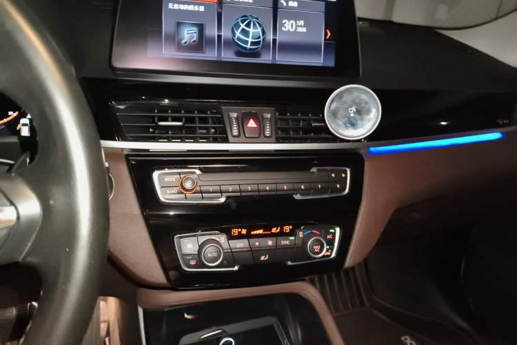 Used BMW X1 2022 sDrive25Li Leading Model Audio And AC Panel