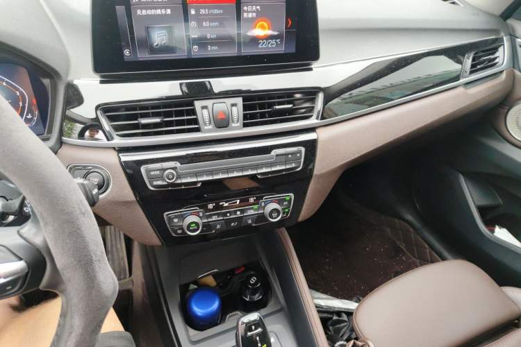 Used BMW X1 2022 sDrive25Li Leading Model Audio And AC Panel