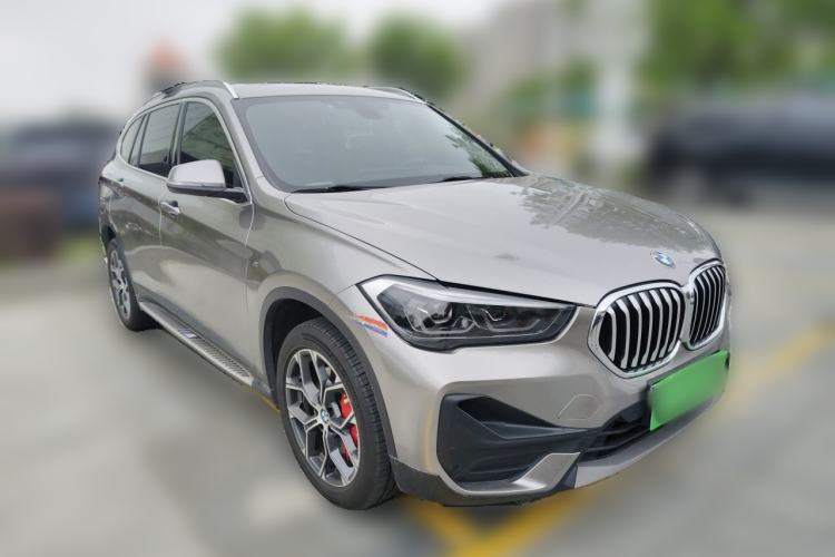 Used BMW X1 2022 sDrive25Li Leading Model Front Right 45 Deg