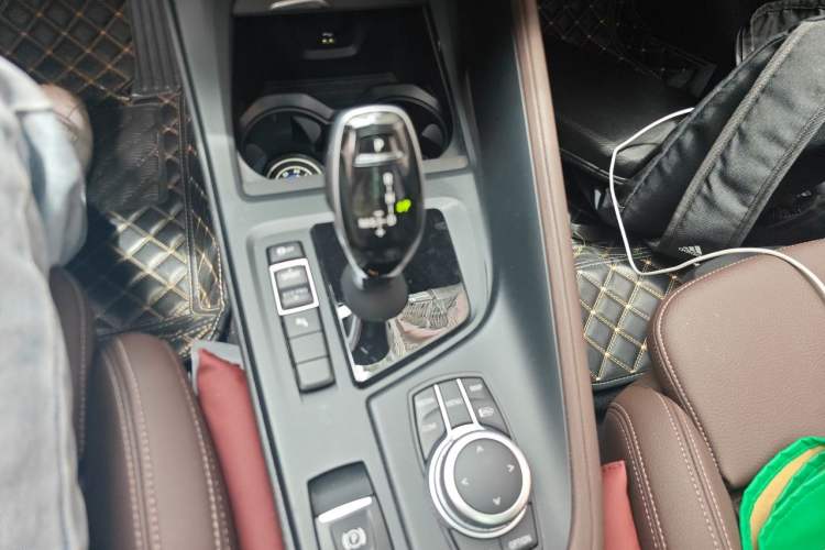 Used BMW X1 2022 sDrive25Li Leading Model Gear Lever