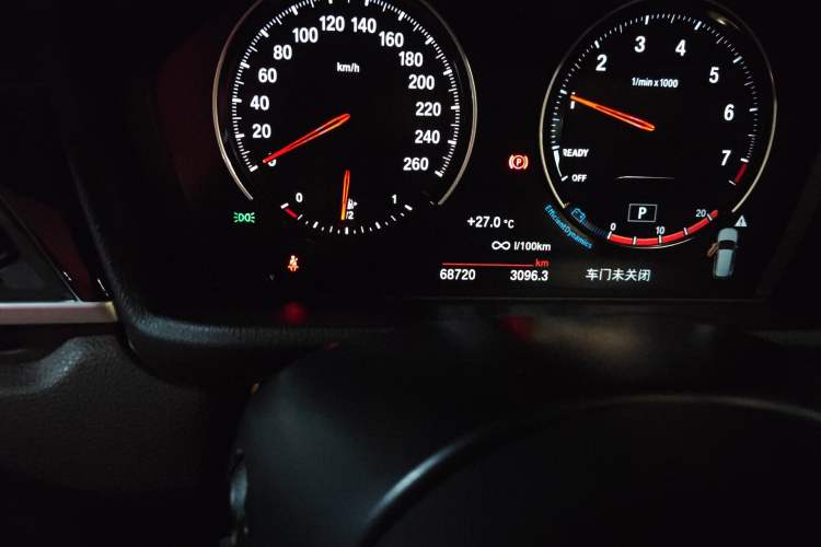 Used BMW X1 2022 sDrive25Li Leading Model Odometer Close Up