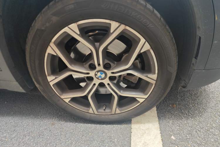 Used BMW X1 2022 sDrive25Li Leading Model Right Front Wheel Hub