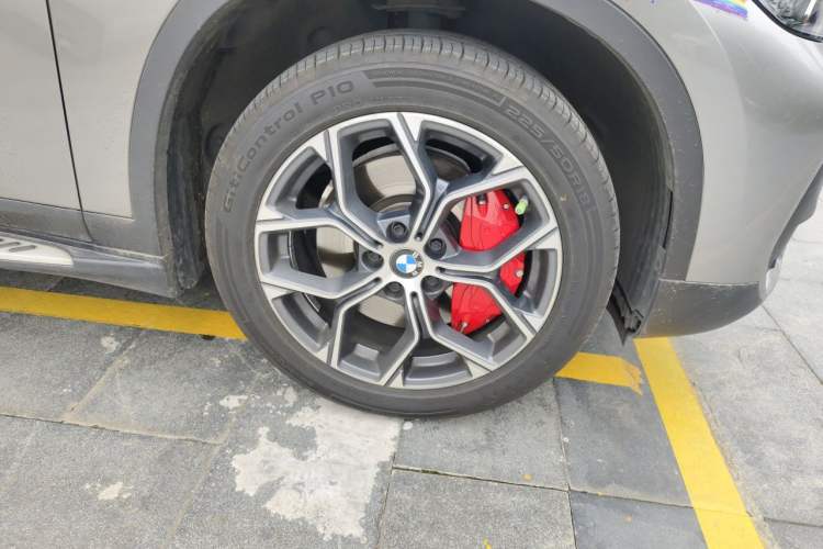 Used BMW X1 2022 sDrive25Li Leading Model Right Front Wheel Hub