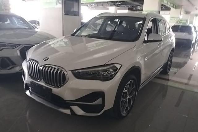 Ojetý BMW X1 2022 sDrive20Li Luxury Model