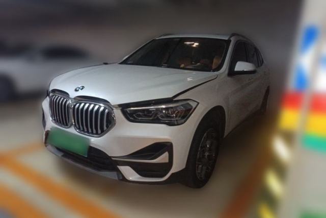 Ojetý BMW X1 2022 sDrive25Li Leading Model
