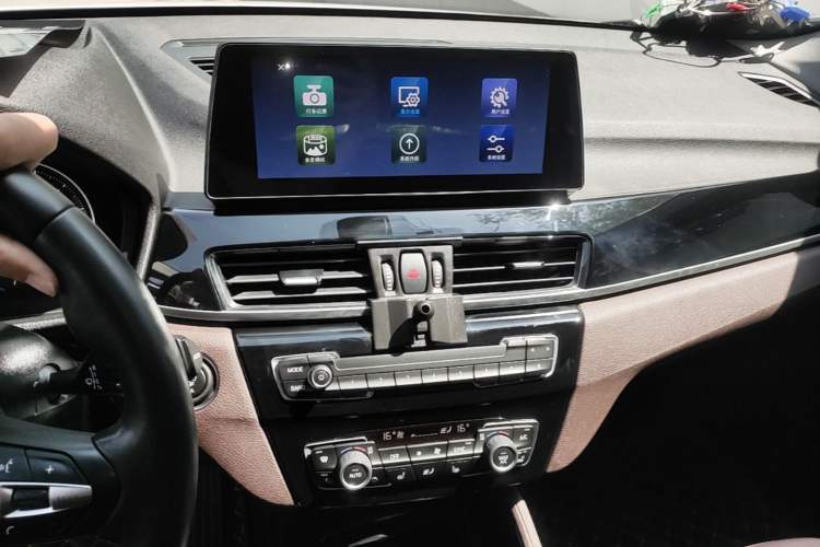 Used BMW X1 2022 sDrive25Li Leading Model Audio And AC Panel