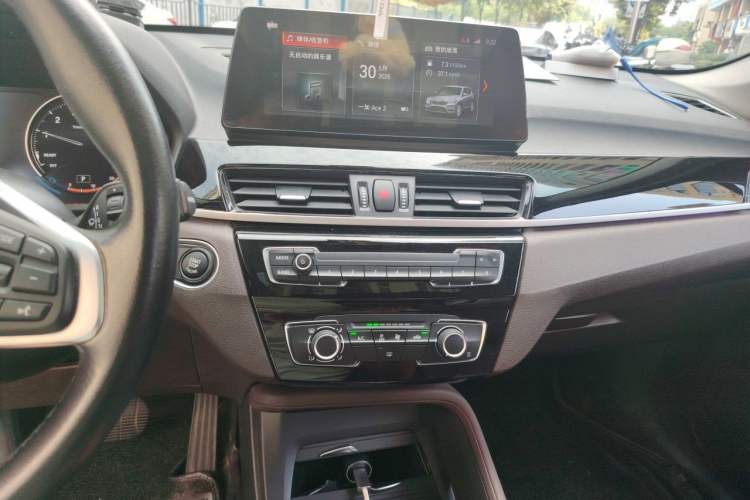 Used BMW X1 2022 sDrive20Li Fashion Model Audio And AC Panel
