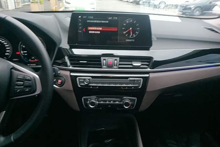 Used BMW X1 2022 sDrive20Li Fashion Model Audio And AC Panel