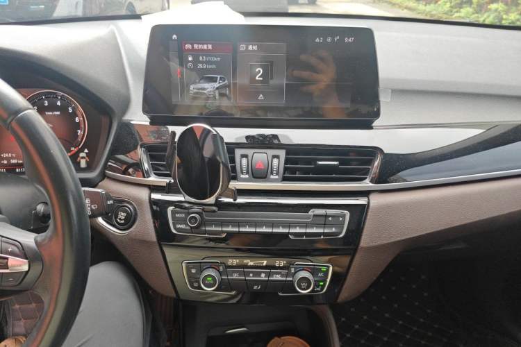 Used BMW X1 2022 sDrive25Li Leading Model Audio And AC Panel