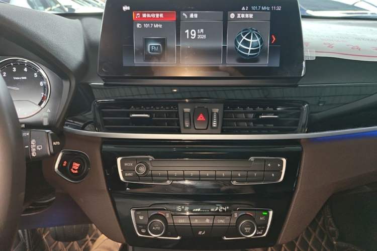 Used BMW X1 2022 sDrive25Li Leading Model Audio And AC Panel
