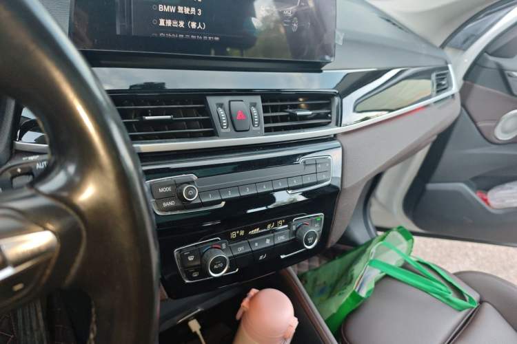 Used BMW X1 2022 sDrive25Li Leading Model Audio And AC Panel