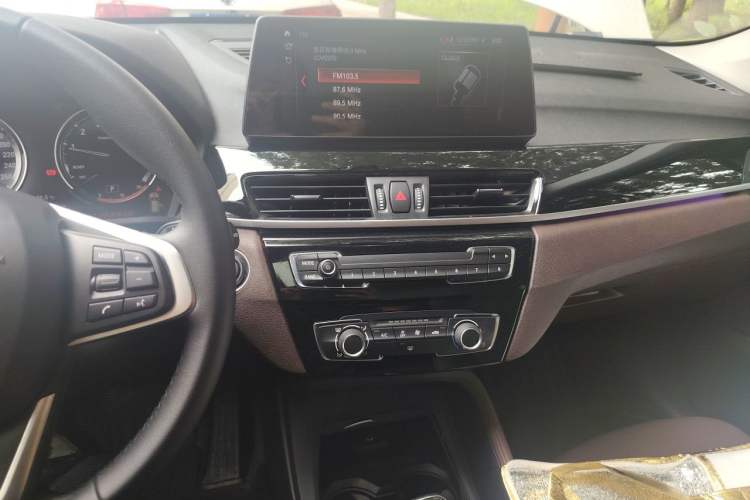 Used BMW X1 2022 sDrive20Li Fashion Model Audio And AC Panel