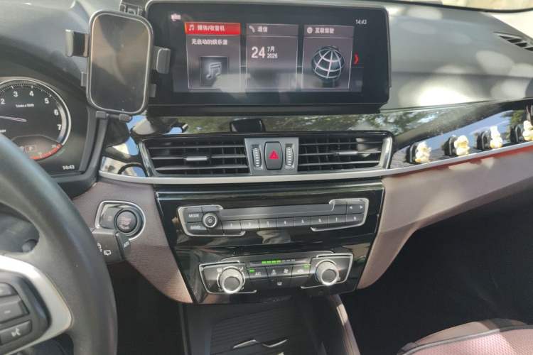 Used BMW X1 2022 sDrive20Li Fashion Model Audio And AC Panel
