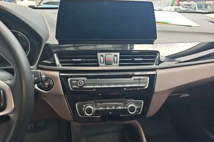Used BMW X1 2022 sDrive20Li Fashion Model Audio And AC Panel