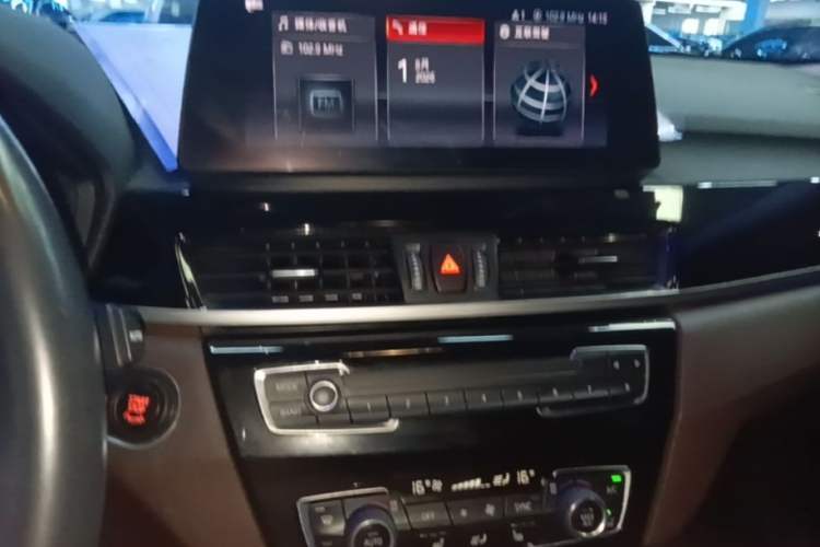 Used BMW X1 2022 sDrive25Li Leading Model Audio And AC Panel