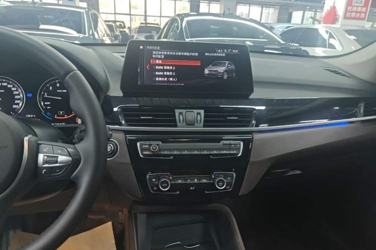 Used BMW X1 2022 sDrive25Li Leading Model Audio And AC Panel