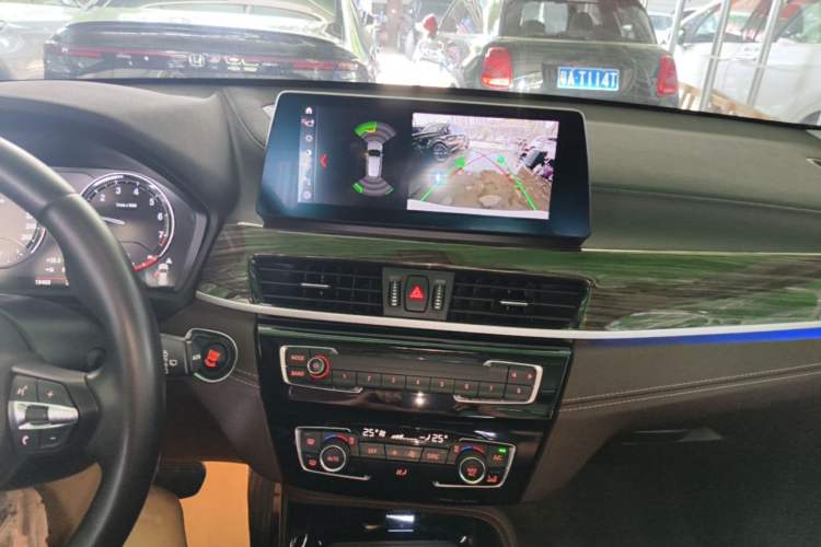 Used BMW X1 2022 xDrive25Li Luxury Model Audio And AC Panel
