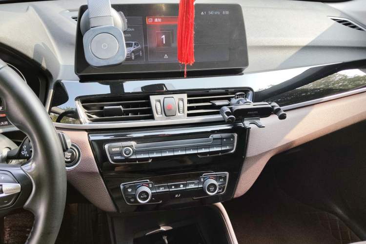 Used BMW X1 2022 sDrive25Li Leading Model Audio And AC Panel