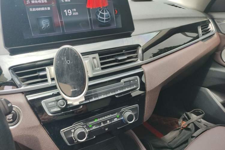Used BMW X1 2022 sDrive20Li Fashion Model Audio And AC Panel