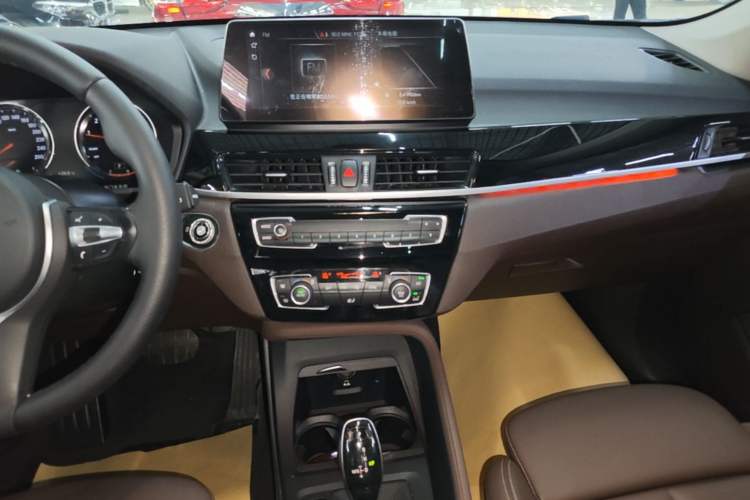 Used BMW X1 2022 sDrive25Li Leading Model Audio And AC Panel