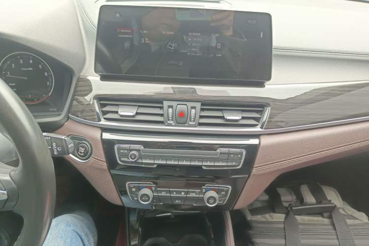 Used BMW X1 2022 xDrive25Li Luxury Model Audio And AC Panel