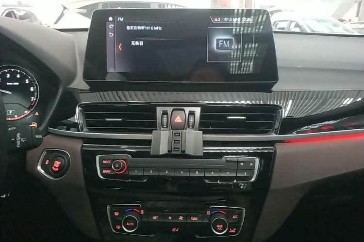 Used BMW X1 2022 sDrive25Li Leading Model Audio And AC Panel