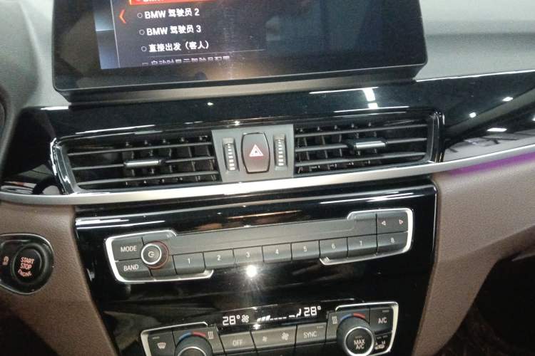 Used BMW X1 2022 sDrive25Li Leading Model Audio And AC Panel