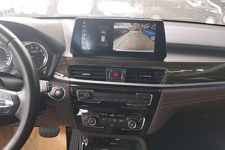 Used BMW X1 2022 xDrive25Li Luxury Model Audio And AC Panel