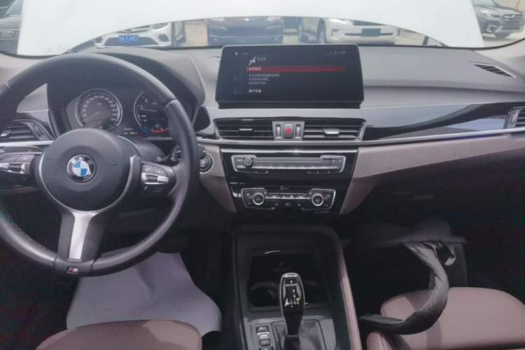 Used BMW X1 2022 sDrive25Li Leading Model Audio And AC Panel