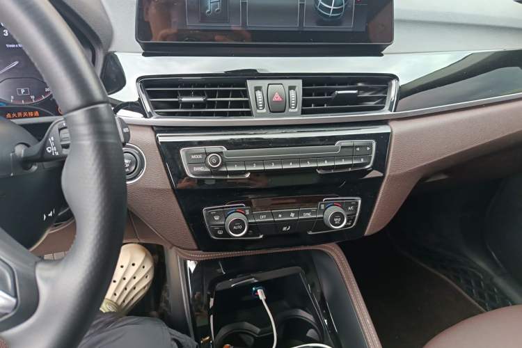 Used BMW X1 2022 sDrive20Li Fashion Model Audio And AC Panel
