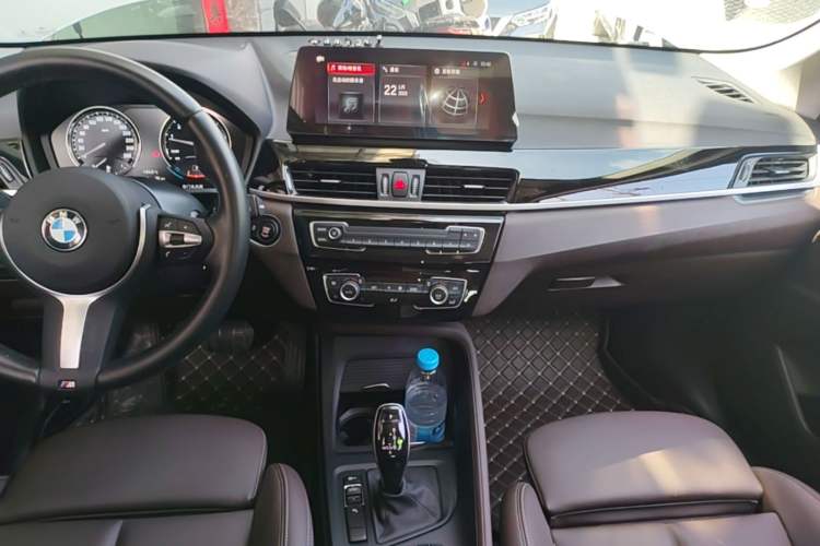 Used BMW X1 2022 sDrive25Li Leading Model Audio And AC Panel