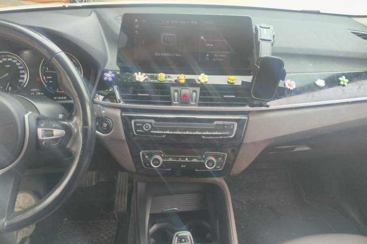 Used BMW X1 2022 sDrive25Li Leading Model Audio And AC Panel