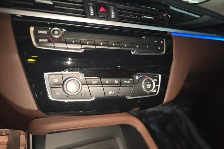 Used BMW X1 2022 sDrive25Li Leading Model Audio And AC Panel