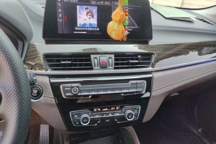 Used BMW X1 2022 xDrive25Li Luxury Model Audio And AC Panel