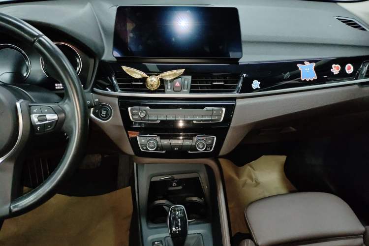 Used BMW X1 2022 sDrive25Li Leading Model Audio And AC Panel