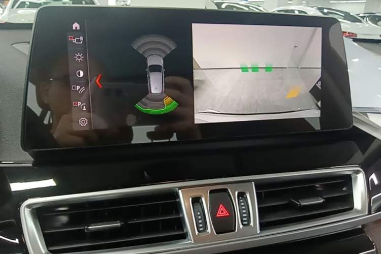 Used BMW X1 2022 sDrive25Li Leading Model Audio And AC Panel