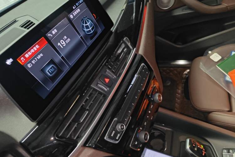 Used BMW X1 2022 sDrive25Li Leading Model Audio And AC Panel