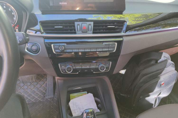 Used BMW X1 2022 sDrive25Li Leading Model Audio And AC Panel