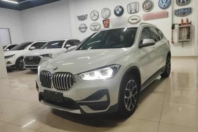 Ojetý BMW X1 2022 sDrive20Li Fashion Model