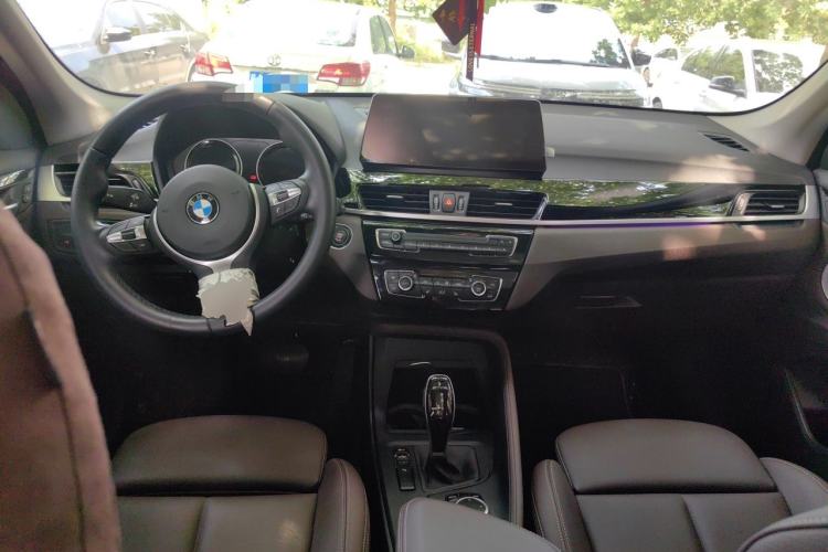 Used BMW X1 2022 sDrive25Li Leading Model Center Console