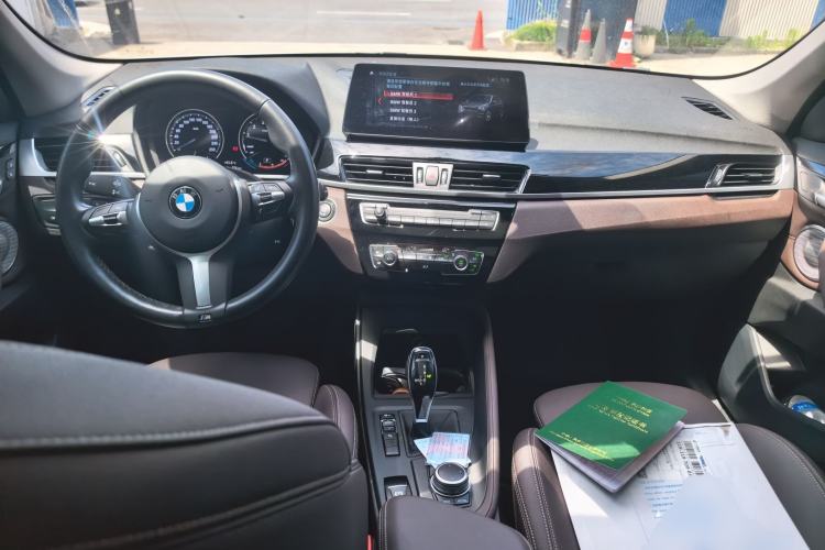 Used BMW X1 2022 sDrive25Li Leading Model Center Console