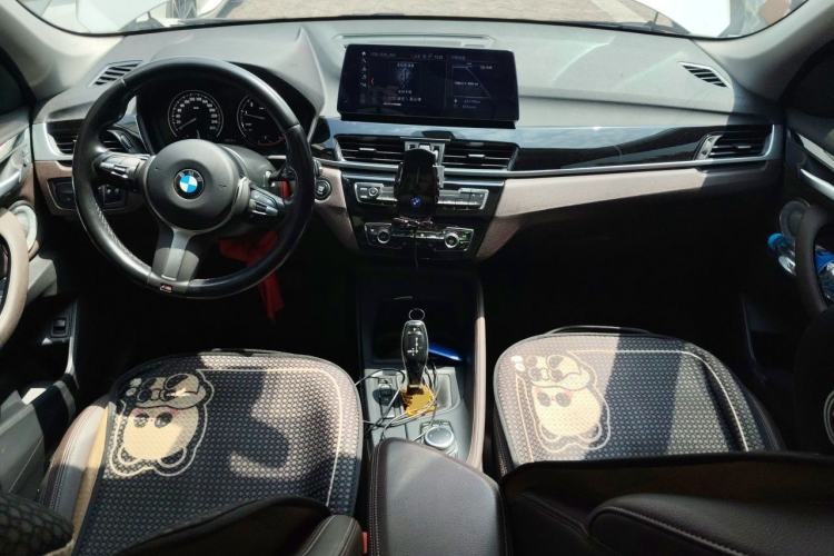 Used BMW X1 2022 sDrive25Li Leading Model Center Console