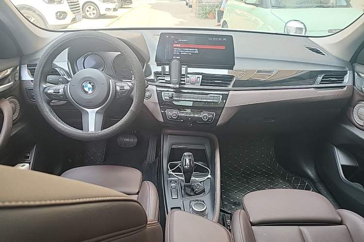 Used BMW X1 2022 sDrive25Li Leading Model Center Console