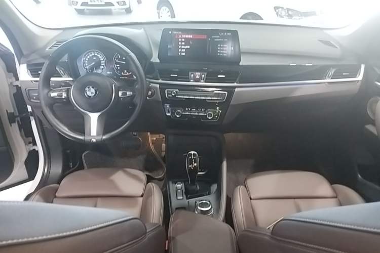 Used BMW X1 2022 sDrive25Li Leading Model Center Console