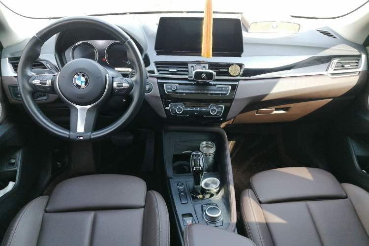 Used BMW X1 2022 sDrive25Li Leading Model Center Console