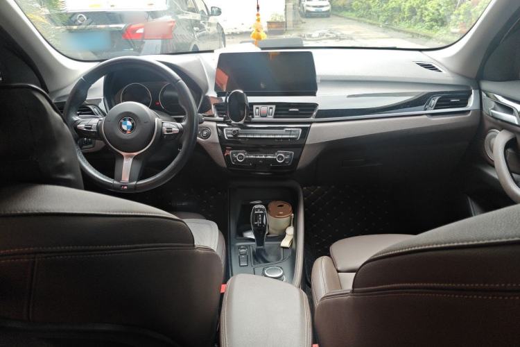 Used BMW X1 2022 sDrive25Li Leading Model Center Console