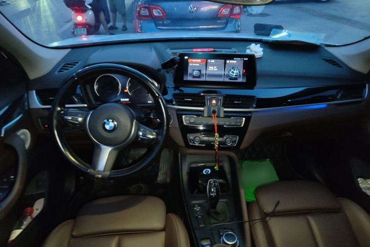 Used BMW X1 2022 sDrive25Li Leading Model Center Console
