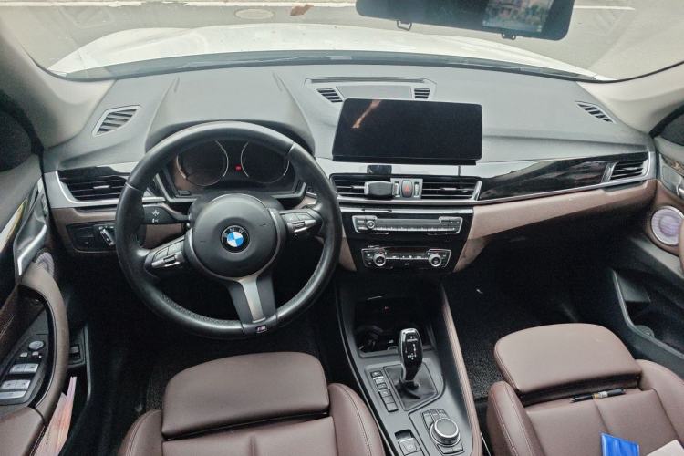 Used BMW X1 2022 sDrive25Li Leading Model Center Console