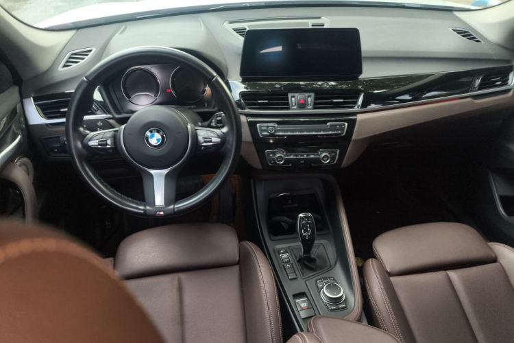 Used BMW X1 2022 sDrive25Li Leading Model Center Console